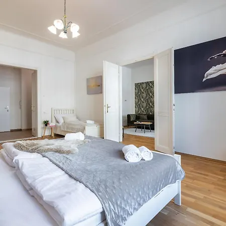 דירה Spacious 2-Bedroom Apartment In Old Town By Easybnb *