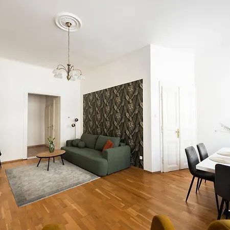 Spacious 2-Bedroom Apartment In Old Town By Easybnb דירה *