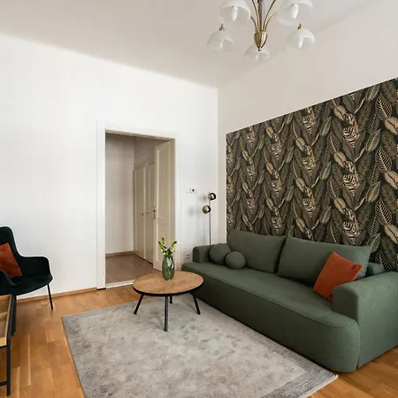 Spacious 2-Bedroom Apartment In Old Town By Easybnb דירה פראג