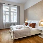 Spacious 2Br Apartment With Parking In Old Town By Easybnb Premium براغ