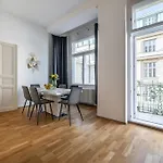 Spacious 2br In Old Town With Balcony By Easybnb Premium Apartment