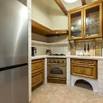 Spacious 2br In Old Town With Balcony By Easybnb Premium