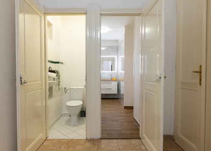 Spacious 2Br Apartment In Old Town With Balcony By Easybnb Premium Apartamento Praga