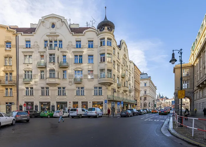 Spacious 2Br Apartment In Old Town With Balcony By Easybnb Premium Apartamento