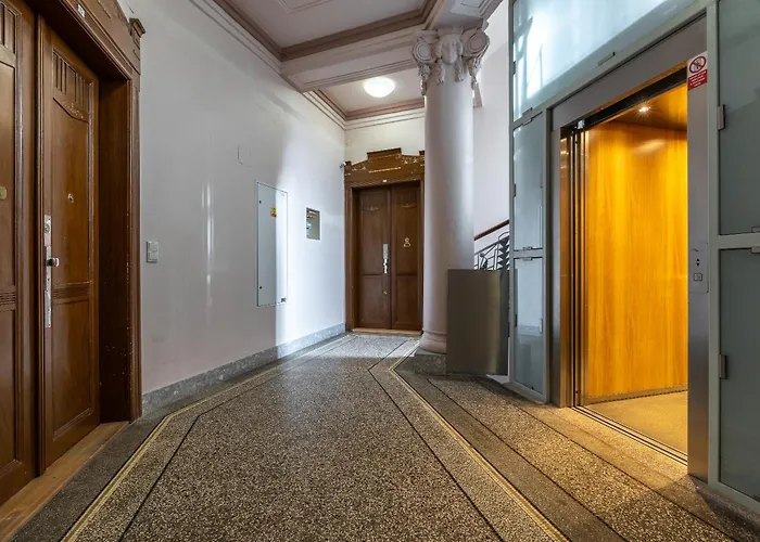 Spacious 2Br Apartment In Old Town With Balcony By Easybnb Premium *