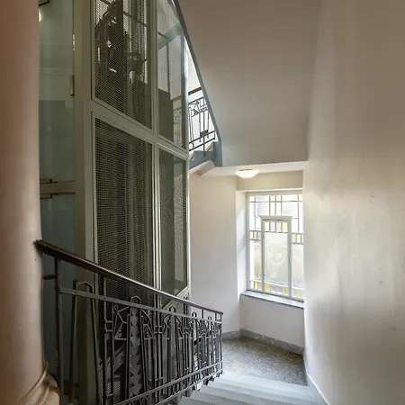 Apartament Spacious 2-Bedroom Apartment In Old Town By Easybnb *