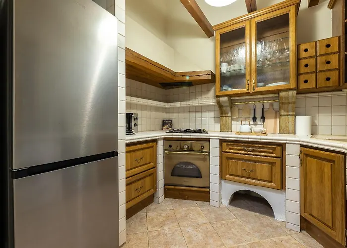 Spacious 2br In Old Town With Balcony By Easybnb Premium